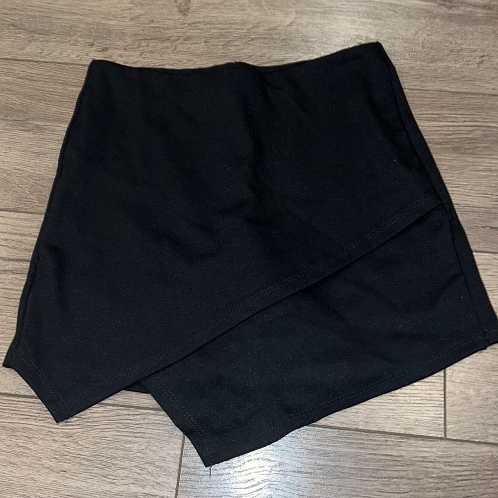 Fashion Nova Black Skort
